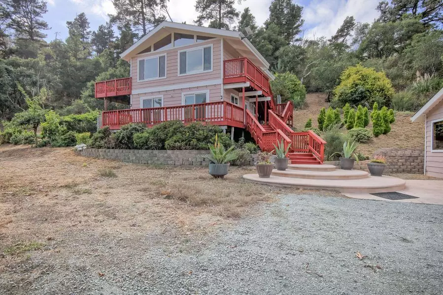 687 Calabasas RD, Watsonville, CA 95076