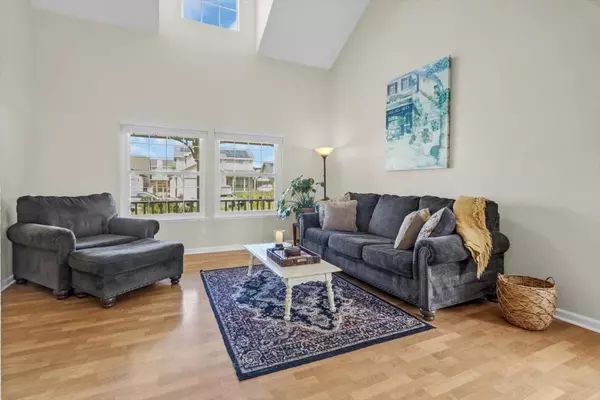 Salinas, CA 93906,8 Bristol CIR