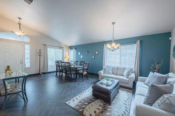 Salinas, CA 93905,831 Cactus CT