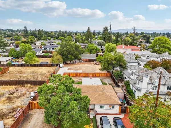 Campbell, CA 95008,10971099 W Hacienda AVE