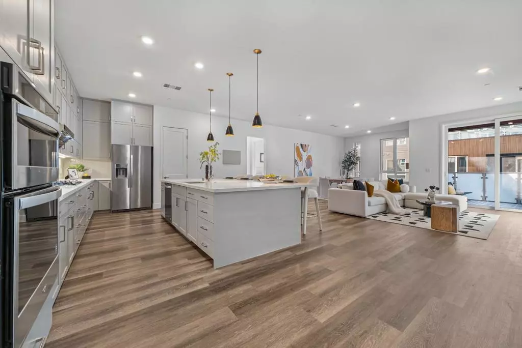 Fremont, CA 94539,2358 Velocity #206