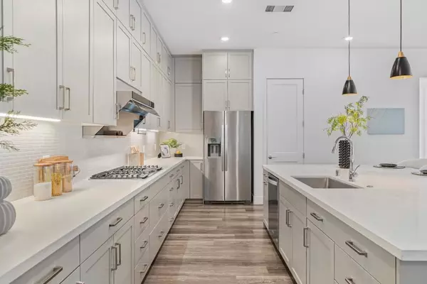 Fremont, CA 94539,2358 Velocity #206