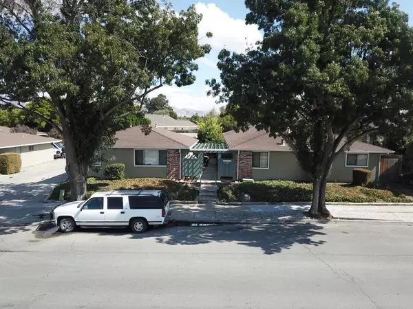 Hollister, CA 95023,1521 Highland DR