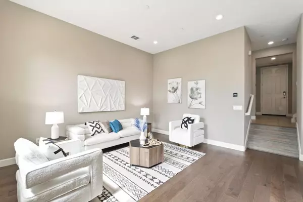 Daly City, CA 94014,1018 Ocean View AVE