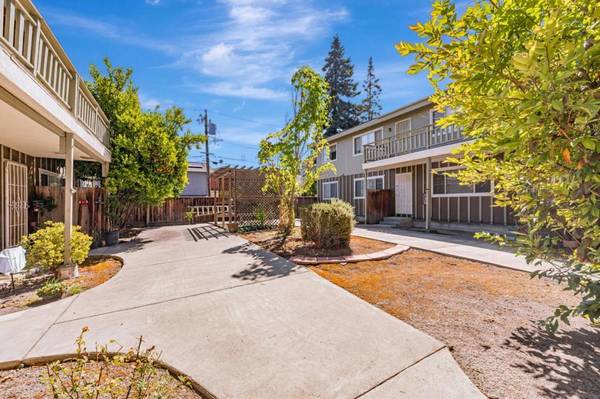 Mountain View, CA 94043,190 Evandale AVE