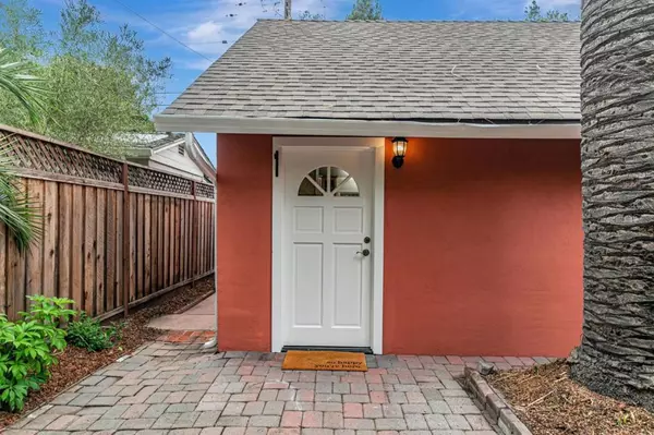 Menlo Park, CA 94025,1037 Windermere AVE