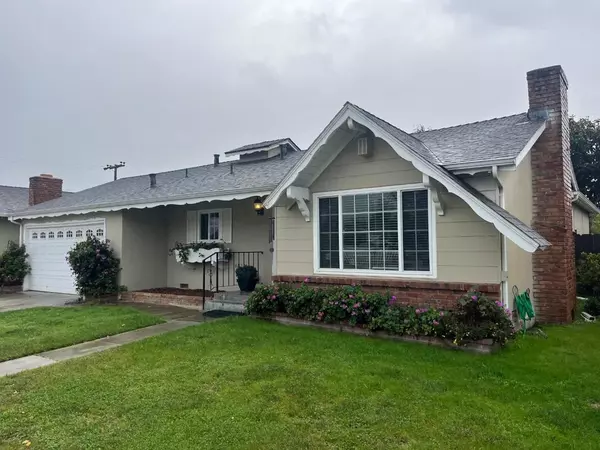 Salinas, CA 93906,728 Saratoga DR