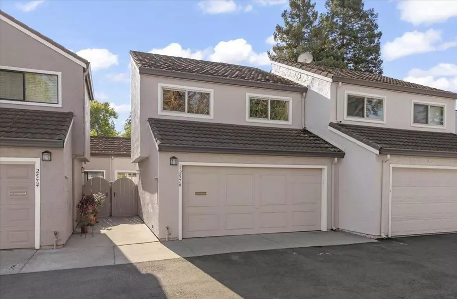 2576 Knightsbridge LN, Santa Clara, CA 95051