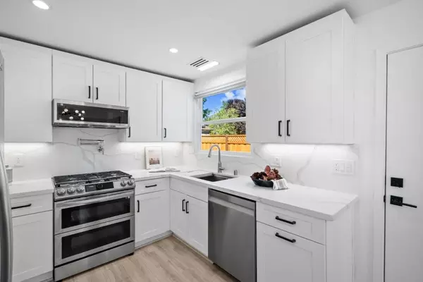 Menlo Park, CA 94025,903 Laurel AVE