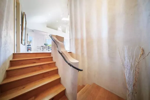 Redwood City, CA 94062,841 Bayview WAY