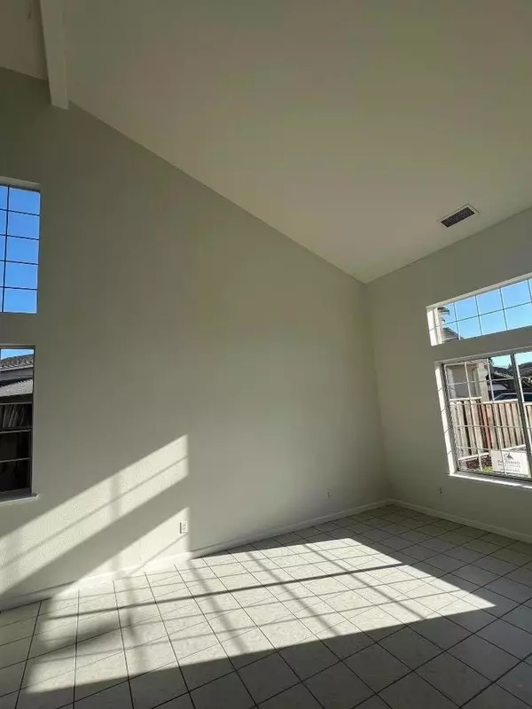 Hollister, CA 95023,441 Adrian CT