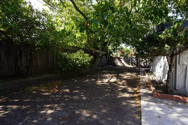 Sunnyvale, CA 94089,716 Lakechime DR