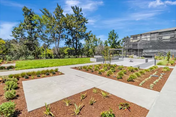 Palo Alto, CA 94303,1125 Esther CT