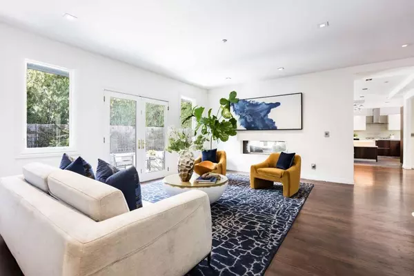 Redwood City, CA 94062,720 Vista DR