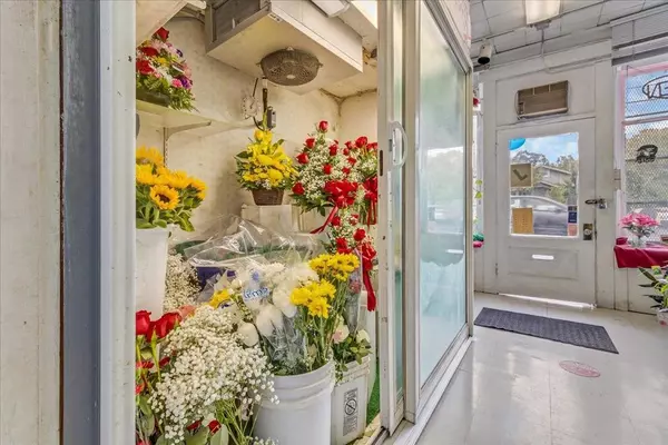 San Jose, CA 95112,915 E Julian ST