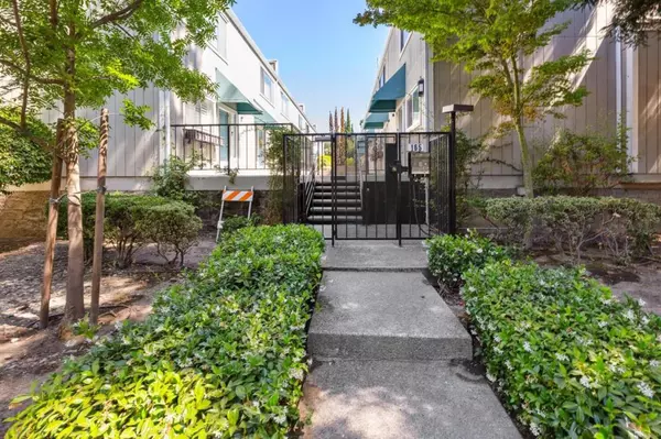Menlo Park, CA 94025,165 E Okeefe ST #10