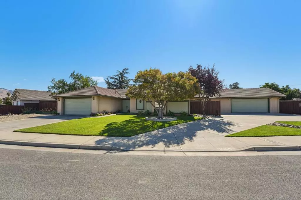 San Jose, CA 95135,2930 Silverland CT