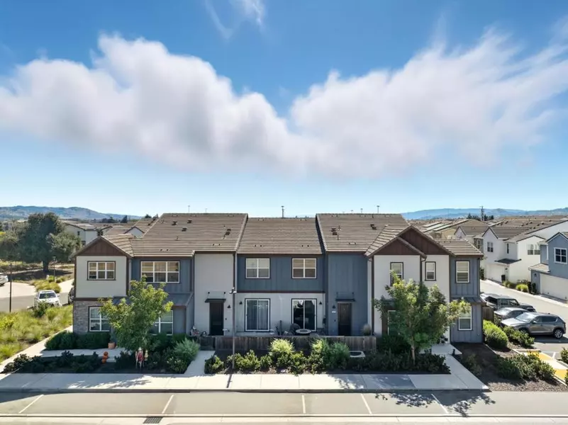 1335 Old Vine LN, Morgan Hill, CA 95037