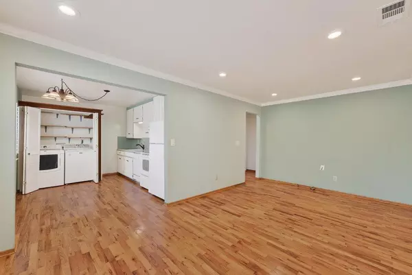 Capitola, CA 95010,4870 Topaz ST