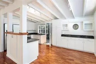 Mountain View, CA 94043,2416 Laura LN