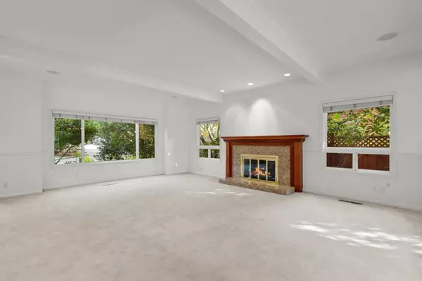 Santa Cruz, CA 95060,210 Moore Creek RD