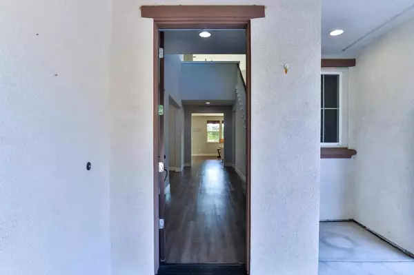 Gilroy, CA 95020,9938 Bobcat CT