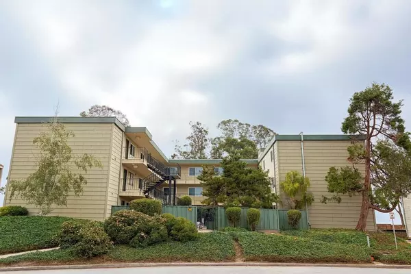 Capitola, CA 95010,825 Balboa AVE #306