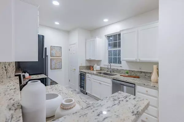 Sunnyvale, CA 94085,250 Santa Fe TER #115