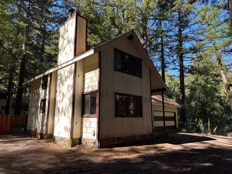 55 Wurr RD, Loma Mar, CA 94021