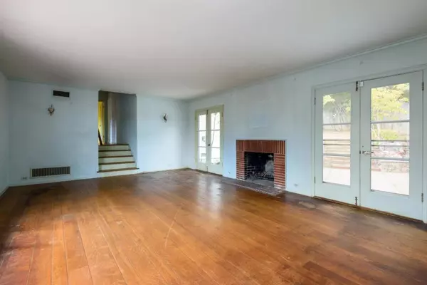 San Carlos, CA 94070,300 Manzanita AVE