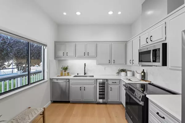 San Mateo, CA 94404,1229 Shoal DR