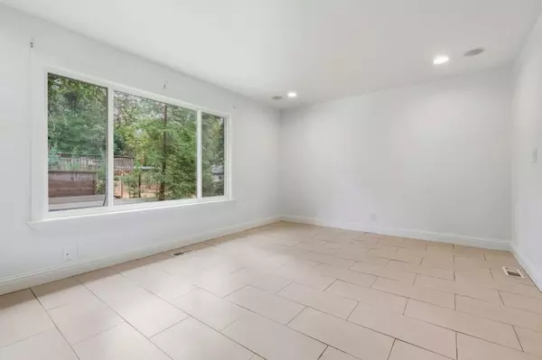 Los Gatos, CA 95033,21564 Mary Alice WAY