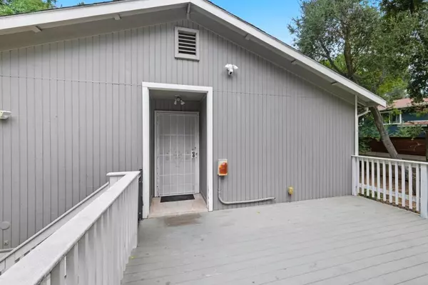 Los Gatos, CA 95033,21564 Mary Alice WAY