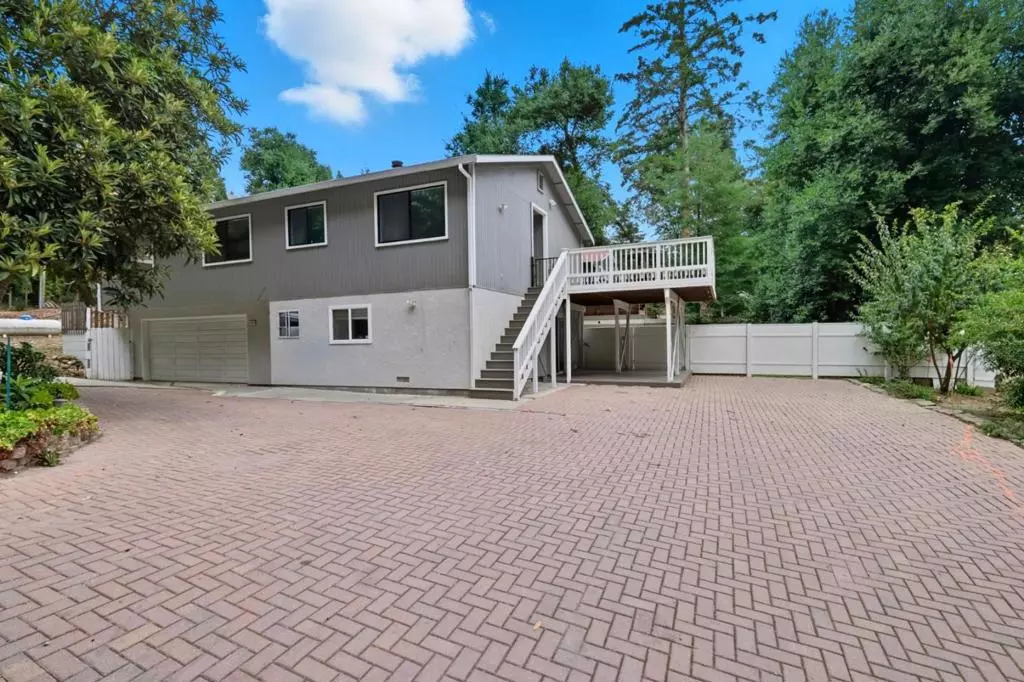 Los Gatos, CA 95033,21564 Mary Alice WAY