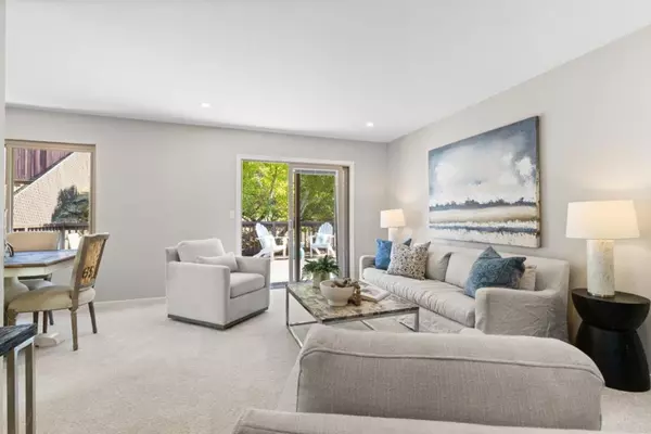 Pacifica, CA 94044,1136 Oddstad BLVD