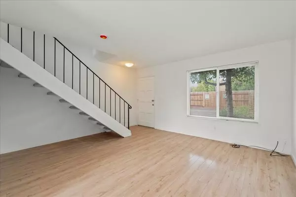 Hayward, CA 94544,27418 Susan PL #3