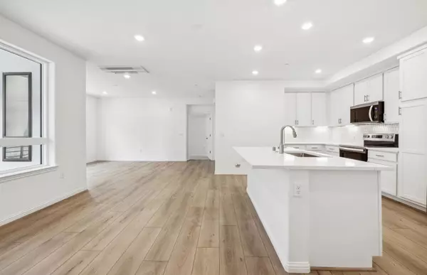 Sunnyvale, CA 94089,400 Siam TER #9