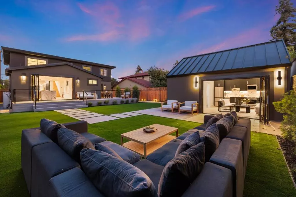 Burlingame, CA 94010,139 Victoria RD