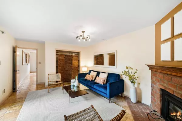 Moss Beach, CA 94038,855 San Ramon AVE