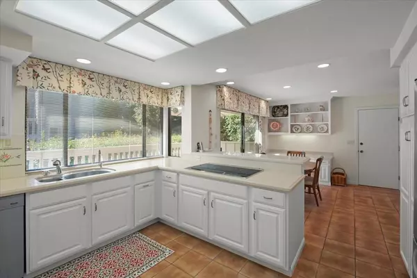 Menlo Park, CA 94025,1360 Trinity DR