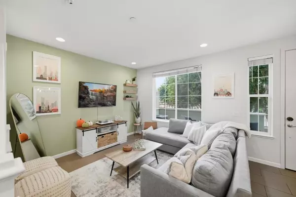 Redwood City, CA 94063,630 Bair Island RD #106