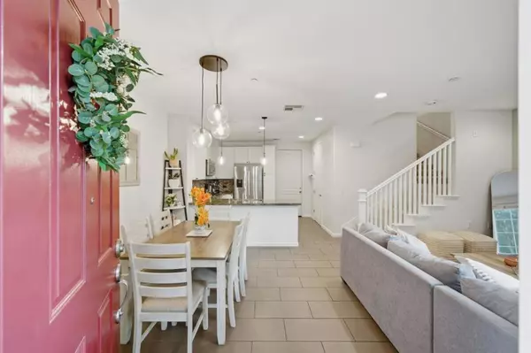 Redwood City, CA 94063,630 Bair Island RD #106