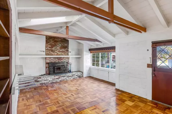 Pacific Grove, CA 93950,221 Pine Garden LN