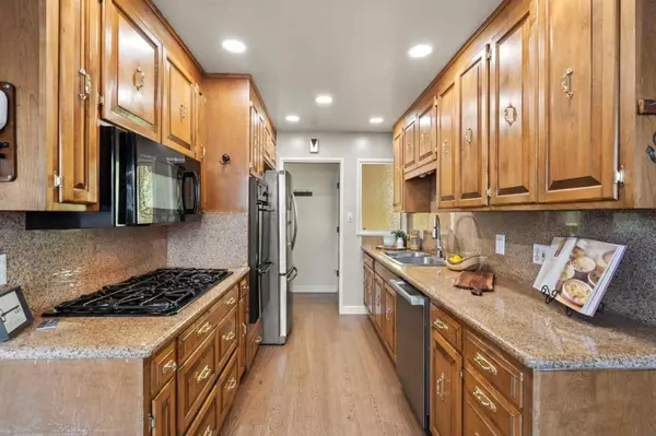 South San Francisco, CA 94080,728 Cottonwood AVE