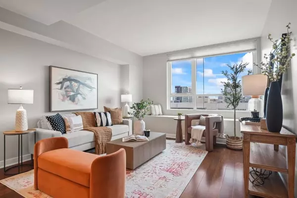 San Francisco, CA 94158,300 Berry ST #914