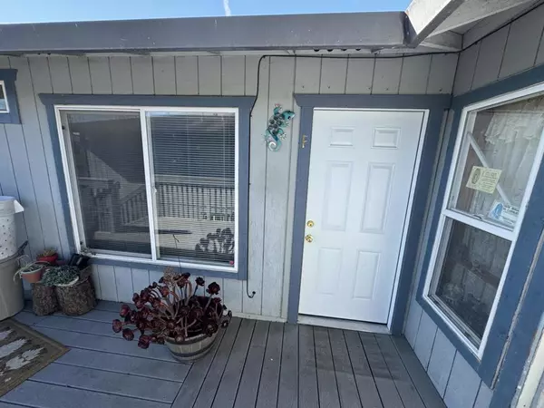 1051 Rider AVE #F, Salinas, CA 93905