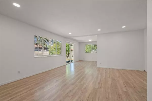 Cupertino, CA 95014,10101 Richwood DR