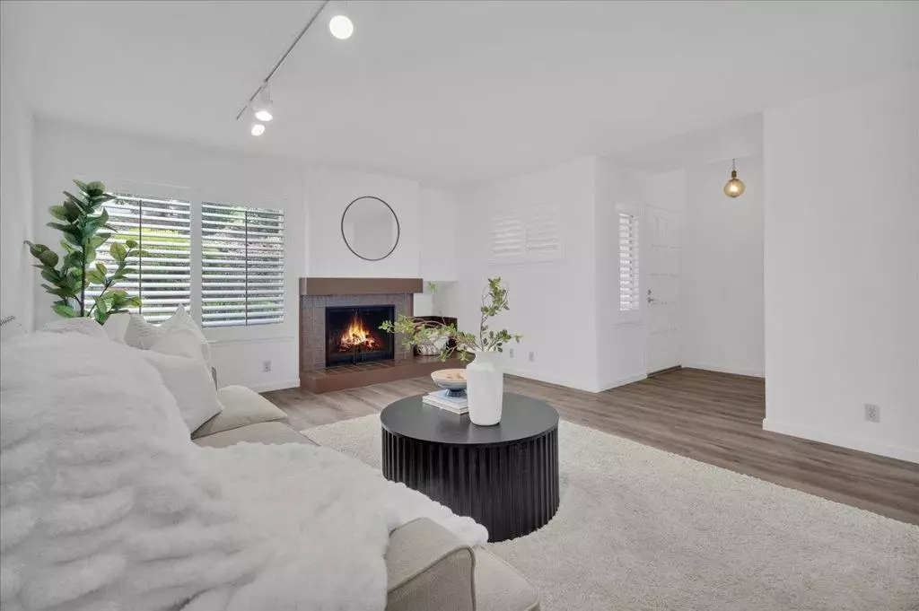 Pacific Grove, CA 93950,605 Acorn CT