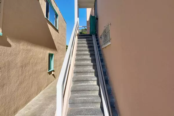 Daly City, CA 94015,335 Skyline DR