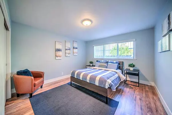 San Mateo, CA 94403,2830 Flores ST